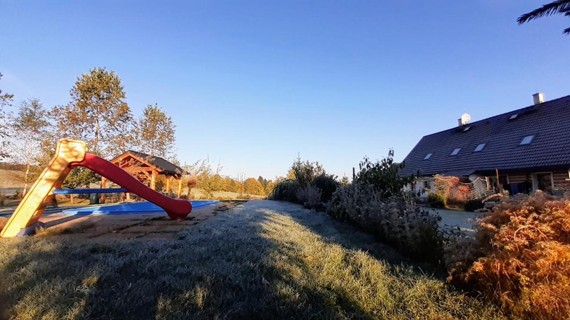 Apartman V Chaloupce Na Vrsku Bernsdorf Exteriör bild