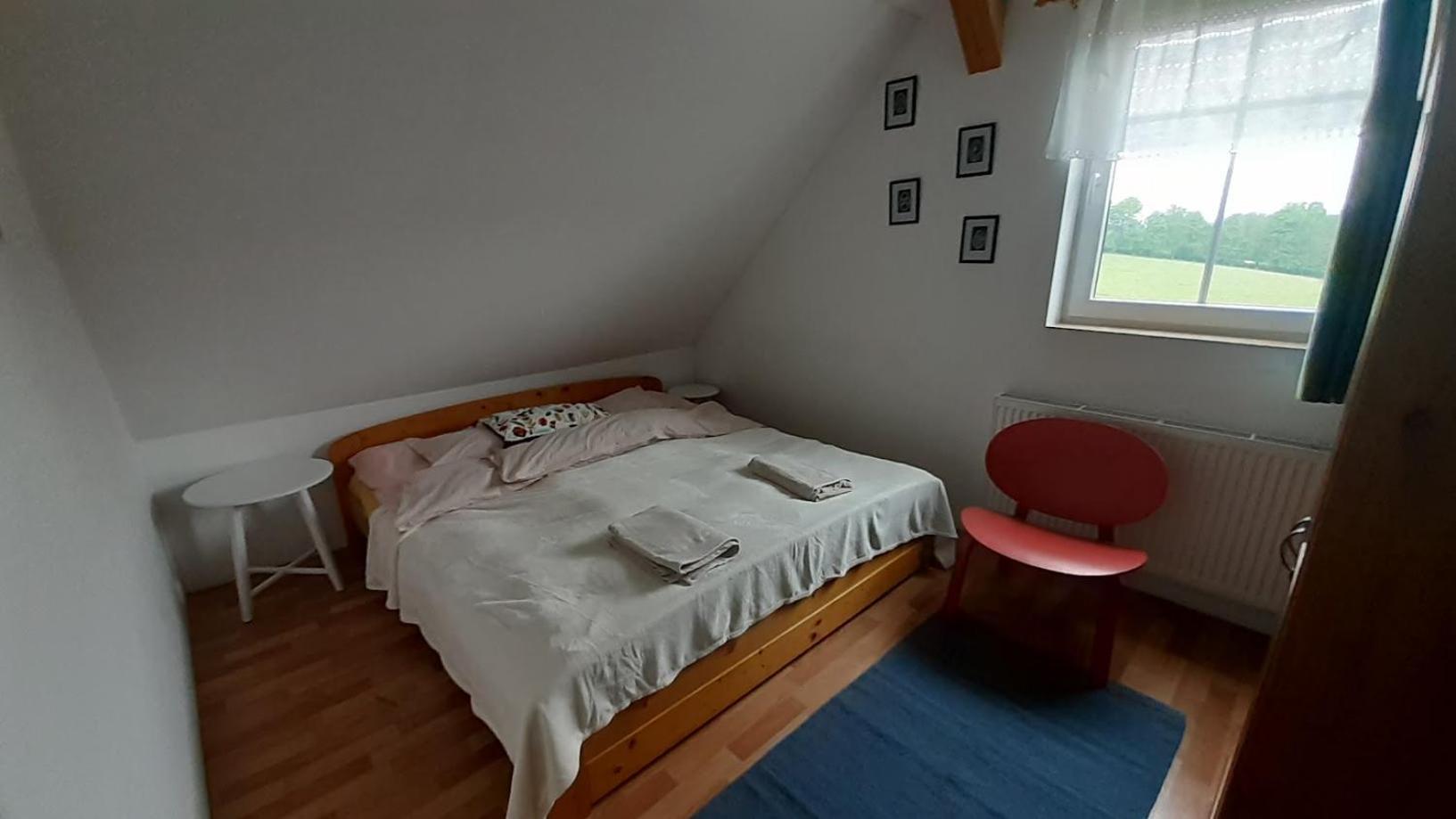 Apartman V Chaloupce Na Vrsku Bernsdorf Exteriör bild