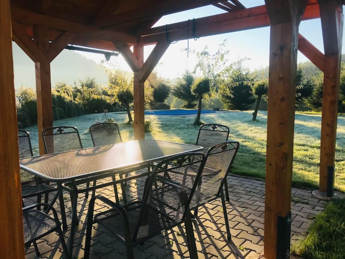 Apartman V Chaloupce Na Vrsku Bernsdorf Exteriör bild