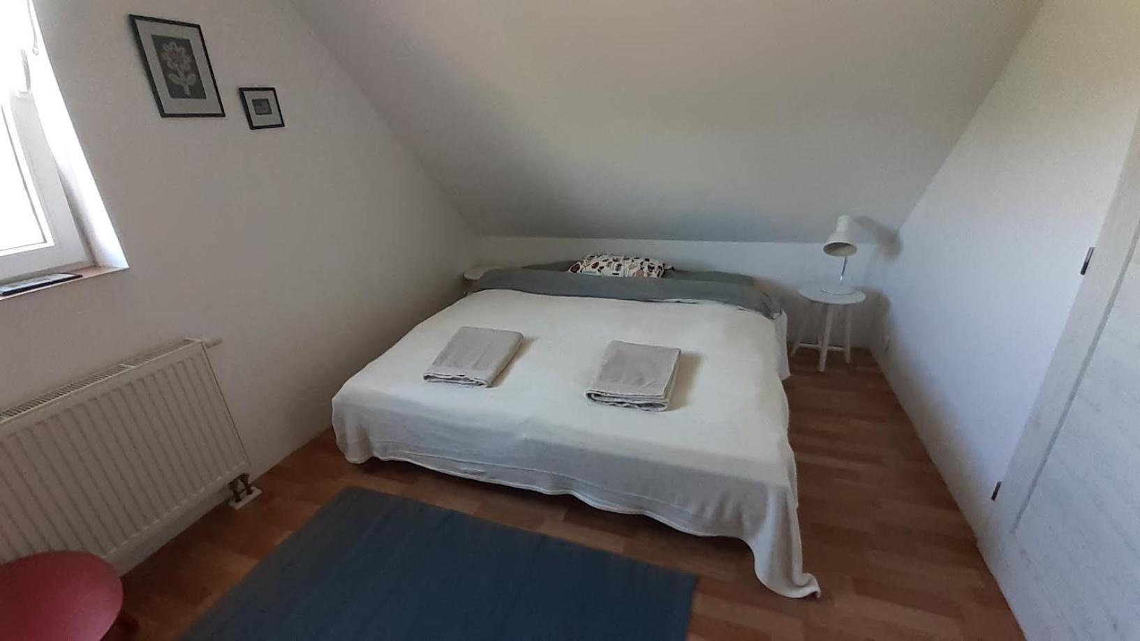 Apartman V Chaloupce Na Vrsku Bernsdorf Exteriör bild