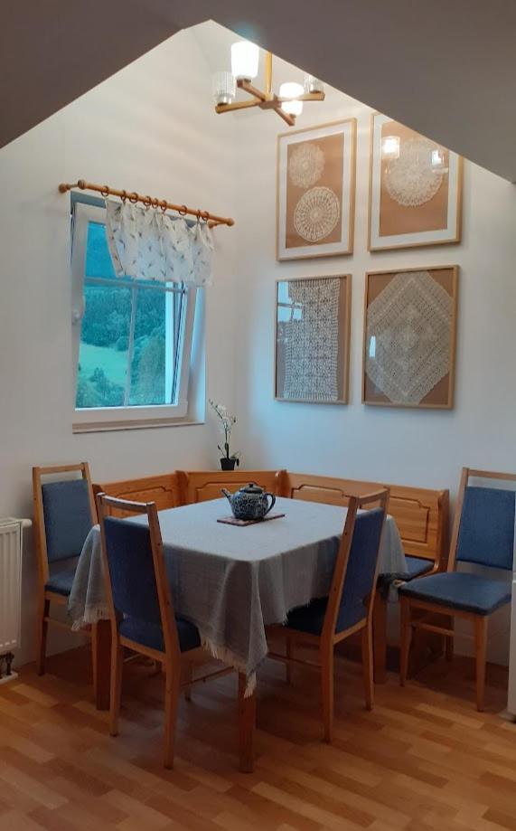 Apartman V Chaloupce Na Vrsku Bernsdorf Exteriör bild
